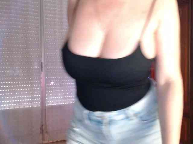 Alina-Lovely webcam