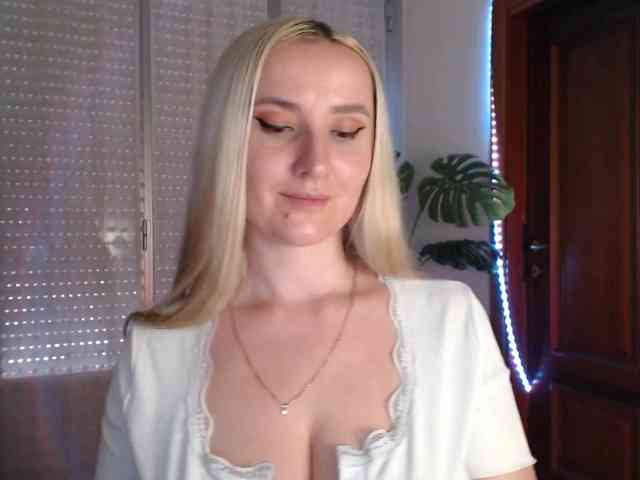 Alina-Lovely webcam
