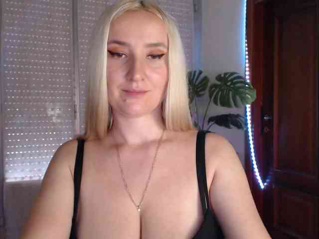 Alina-Lovely webcam