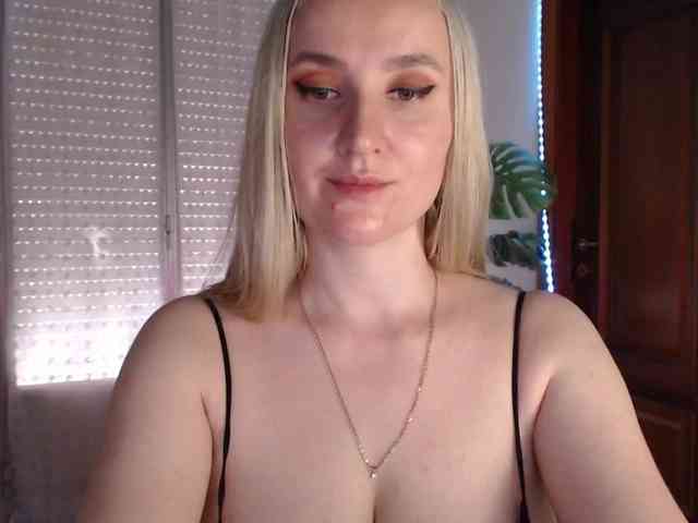 Alina-Lovely webcam