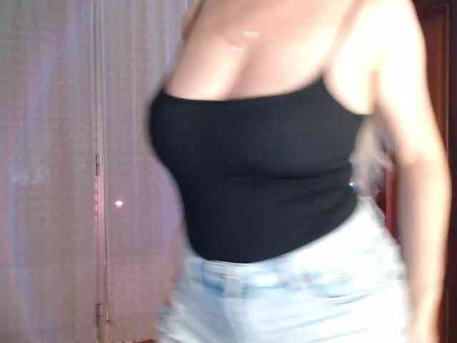 Alina-Lovely webcam