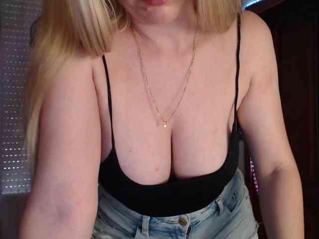 Alina-Lovely webcam