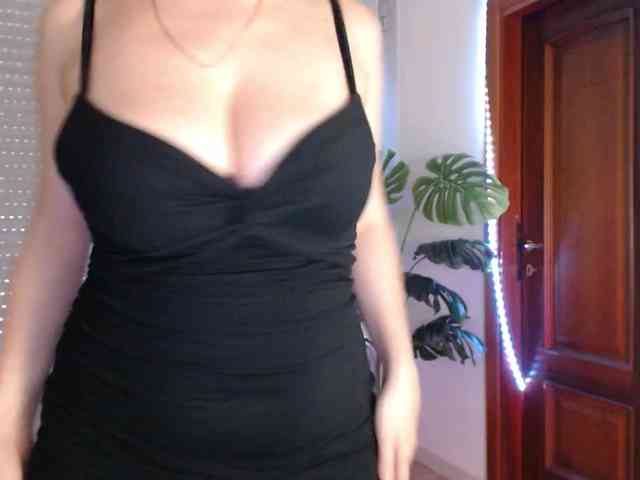 Alina-Lovely webcam