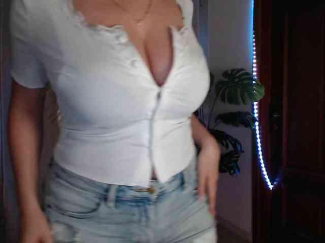 Alina-Lovely webcam