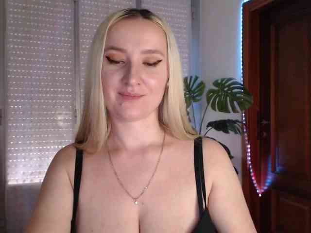 Alina-Lovely webcam