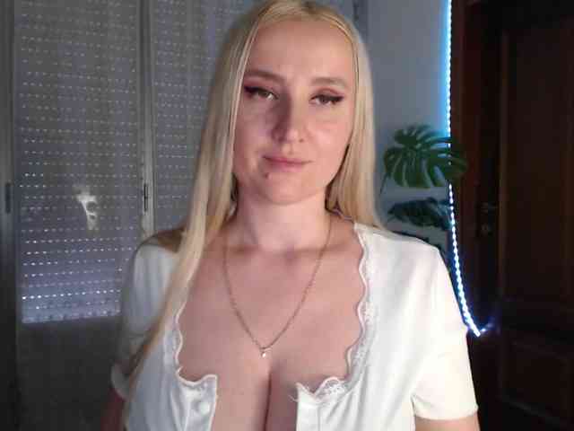 Alina-Lovely webcam