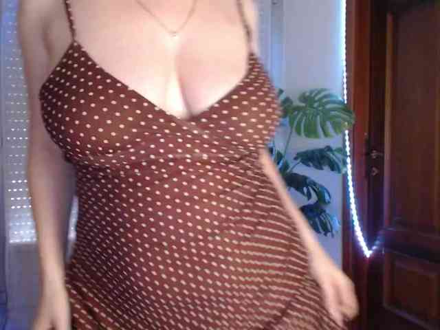Alina-Lovely webcam