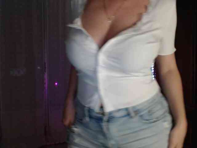 Alina-Lovely webcam