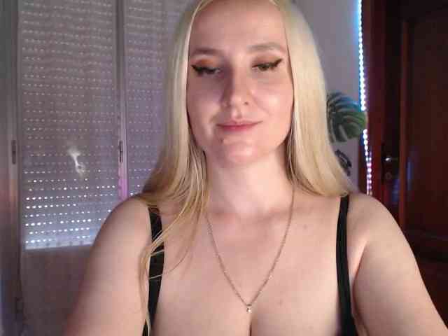 Alina-Lovely webcam