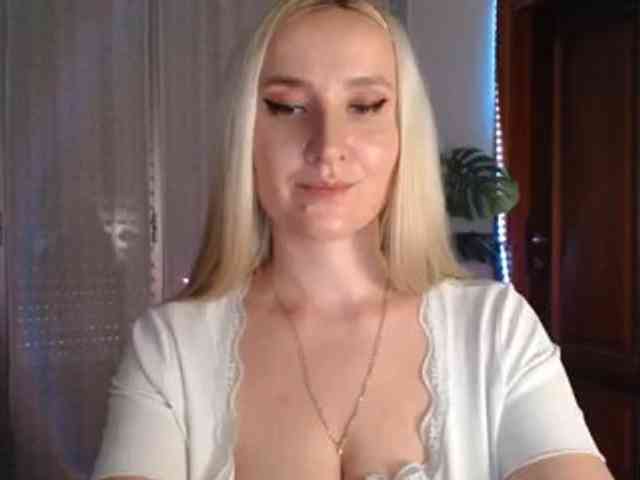 Alina-Lovely webcam