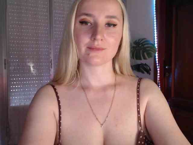 Alina-Lovely webcam