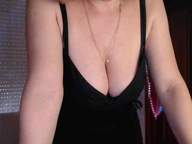 Alina-Lovely webcam
