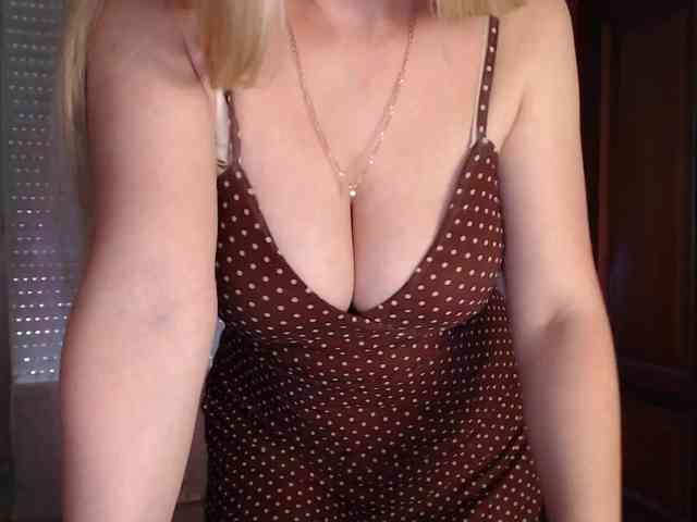 Alina-Lovely webcam