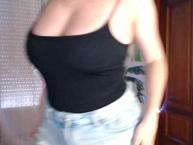Alina-Lovely webcam