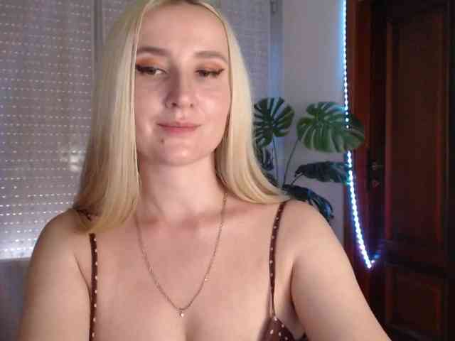 Alina-Lovely webcam