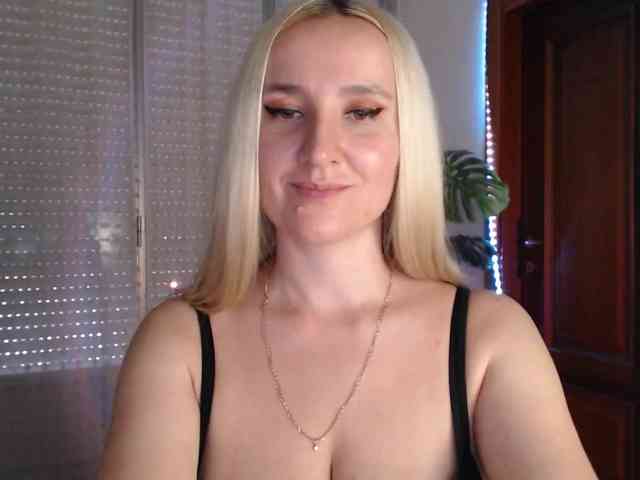Alina-Lovely webcam