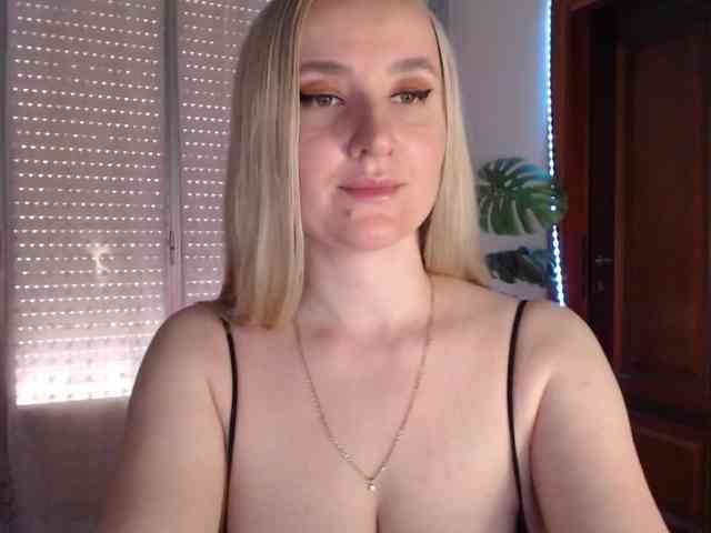 Alina-Lovely webcam