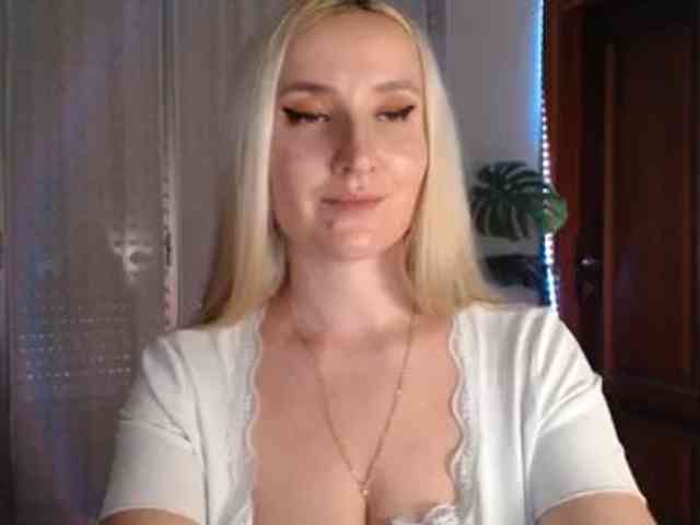 Alina-Lovely webcam