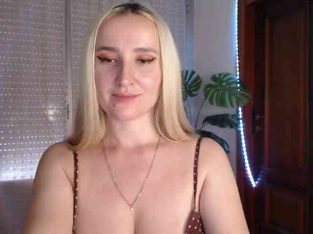 Alina-Lovely webcam