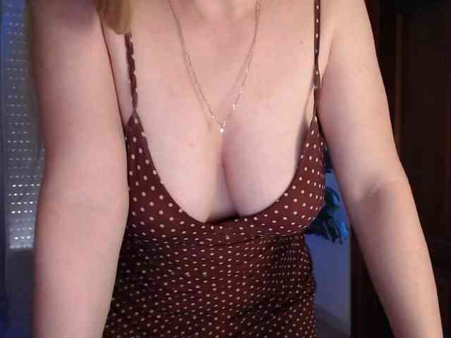 Alina-Lovely webcam