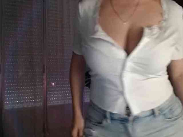 Alina-Lovely webcam