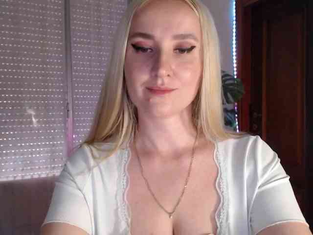 Alina-Lovely webcam