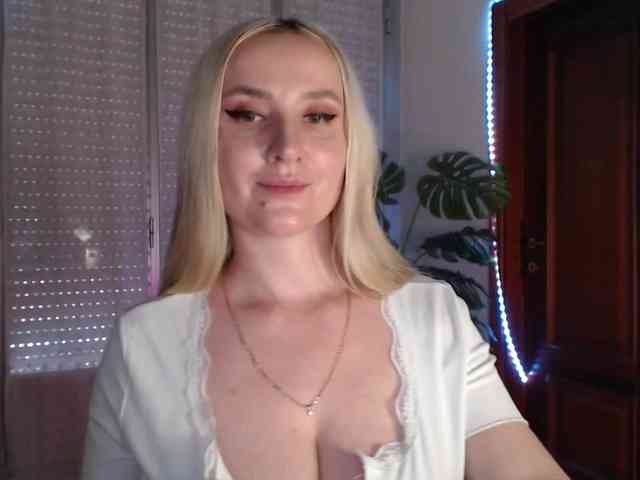 Alina-Lovely webcam