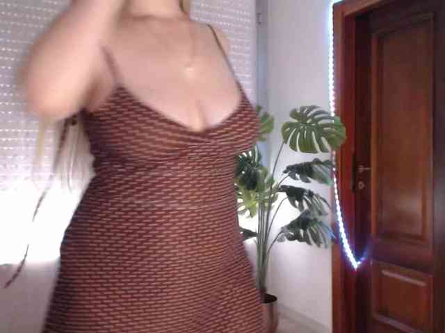 Alina-Lovely webcam