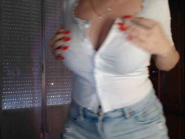 Alina-Lovely webcam