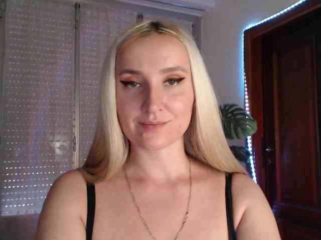 Alina-Lovely webcam