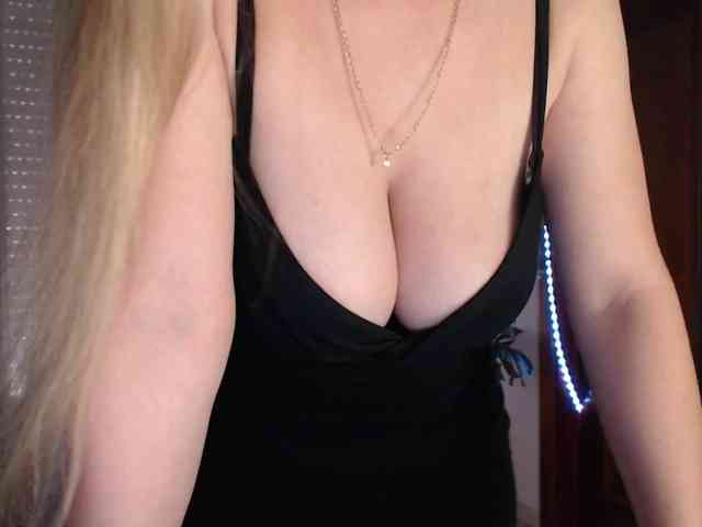 Alina-Lovely webcam