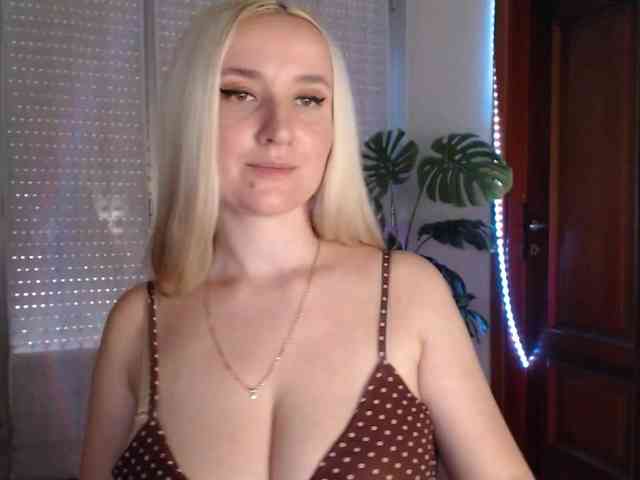 Alina-Lovely webcam