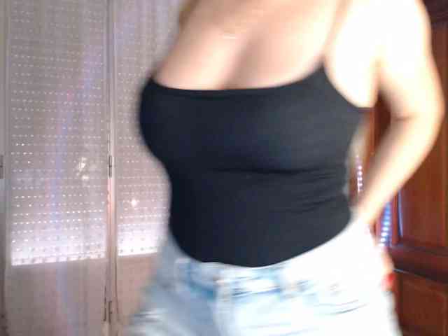 Alina-Lovely webcam