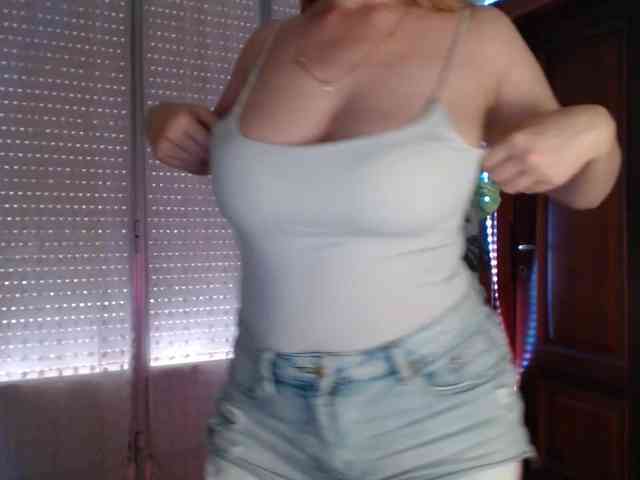 Alina-Lovely webcam