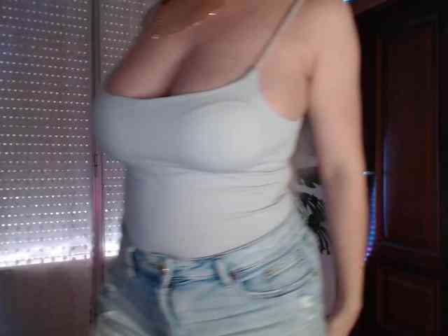 Alina-Lovely webcam
