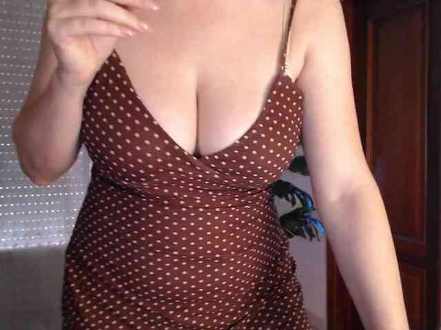 Alina-Lovely webcam