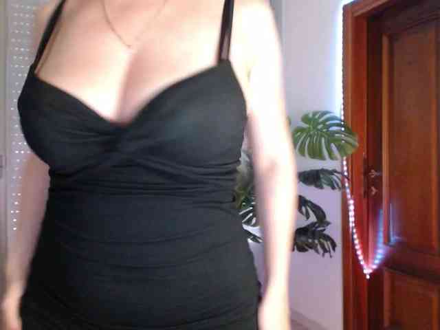 Alina-Lovely webcam
