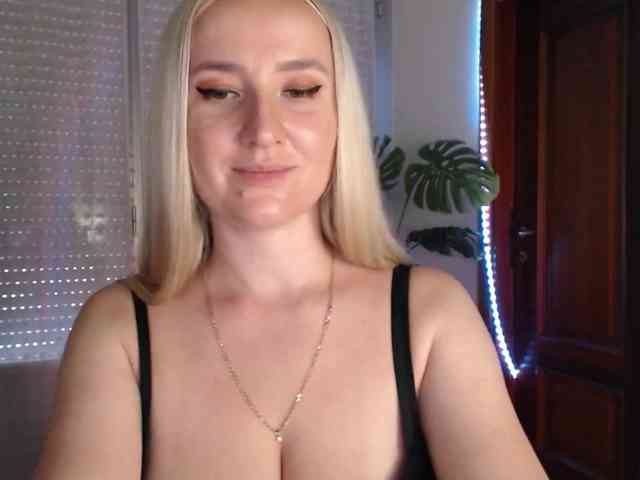 Alina-Lovely webcam