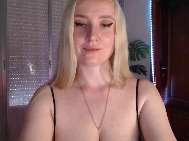 Alina-Lovely webcam