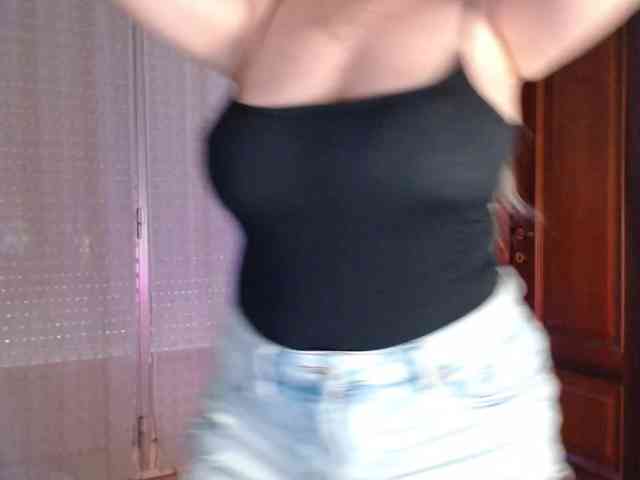Alina-Lovely webcam