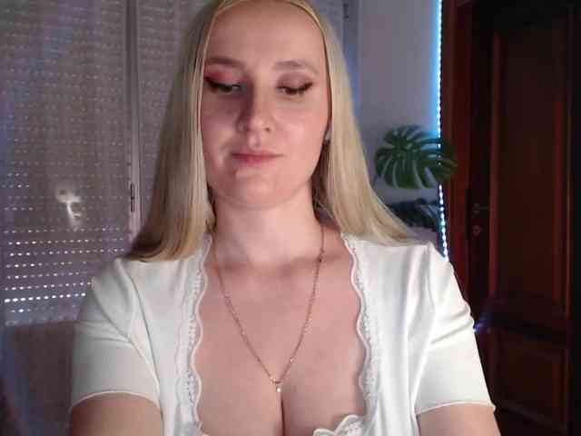 Alina-Lovely webcam