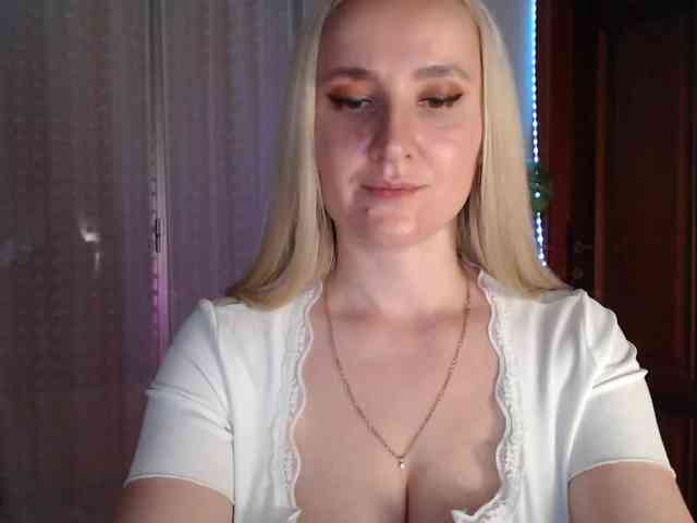 Alina-Lovely webcam