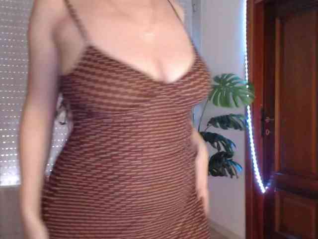 Alina-Lovely webcam