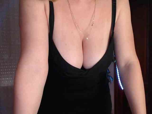 Alina-Lovely webcam
