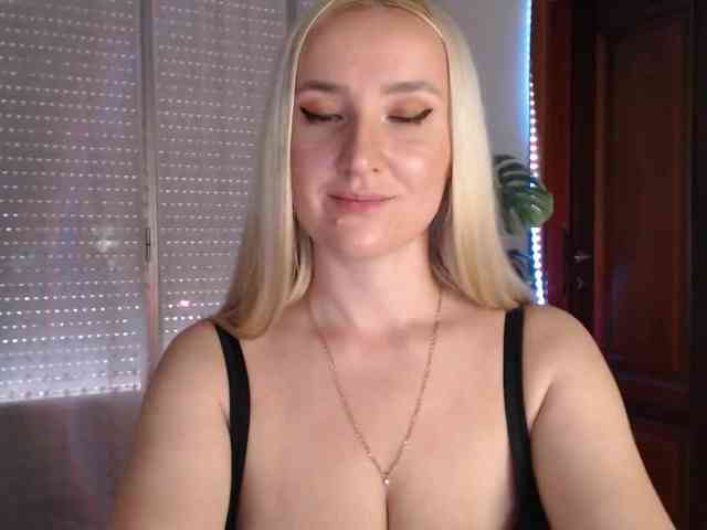 Alina-Lovely webcam