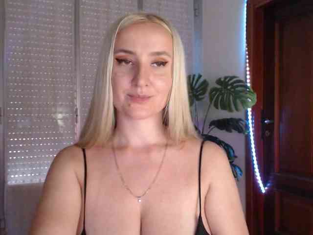 Alina-Lovely webcam