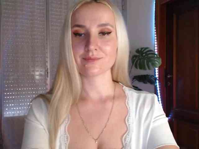 Alina-Lovely webcam