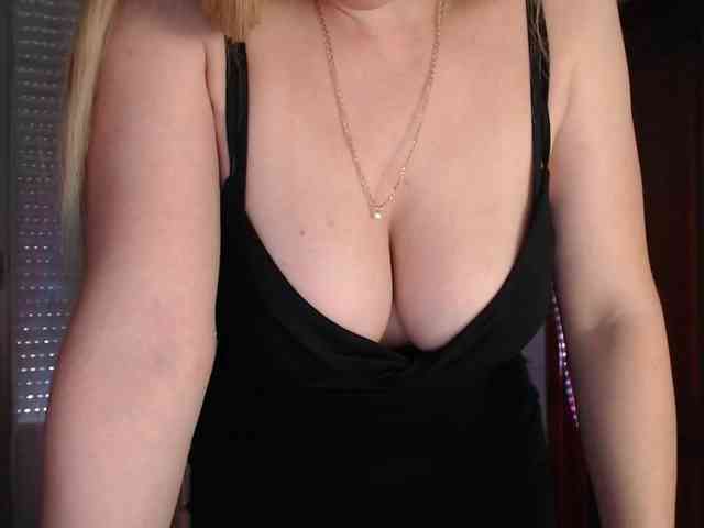 Alina-Lovely webcam