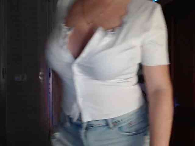 Alina-Lovely webcam