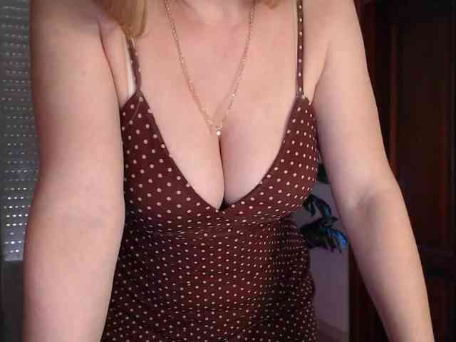 Alina-Lovely webcam